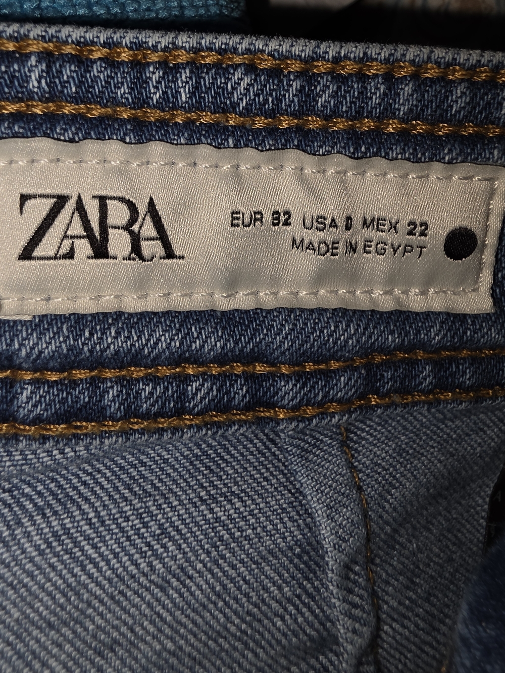 ZARA Women’s Light Blue Denim Jeans